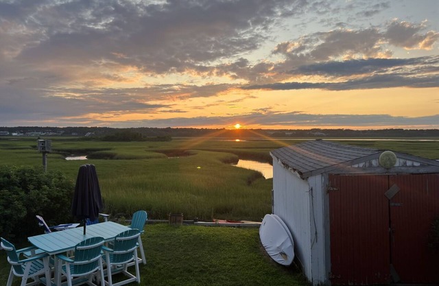 Sea Esta - 4 Bedroom cottage with best spot in Wells Beach