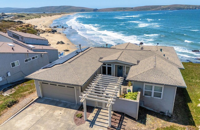 Sea Glass:The Sunsets Come to You!PERFECT Bluff Home! Rave Reviews!Solar/HtTb