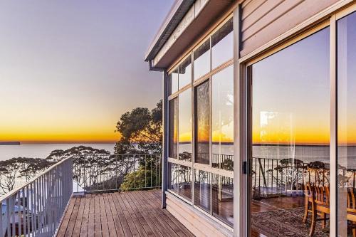 Sea Point at Hyams Beach