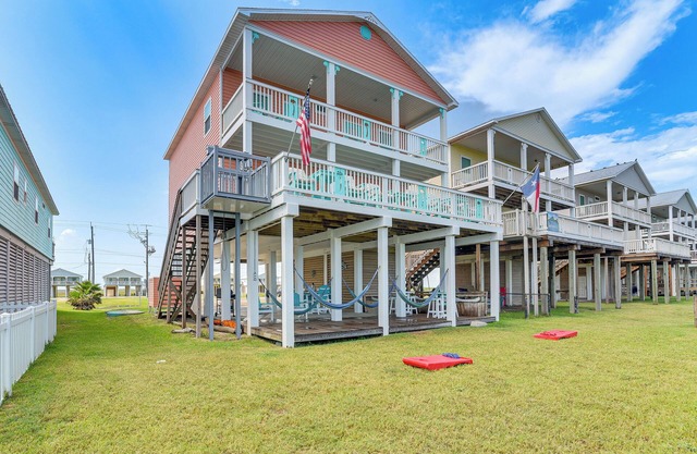 'Sea Shell Chalet': Oceanfront Surfside Beach Gem