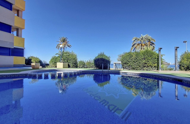 Sea View apartment, Pool, Parking and Wi-Fi