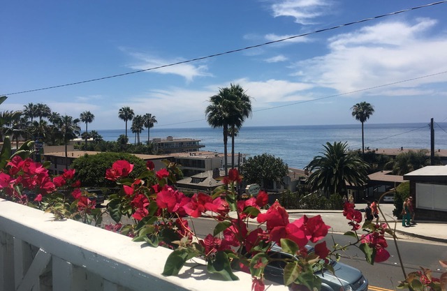 Sea View Laguna Cottage, Walk to Beach & Village, Fully-Equipped!