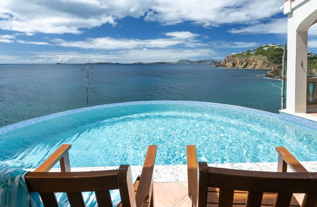 Sea View Terrace, Stunning Views, pool, private beach access, SolVillasUSVI