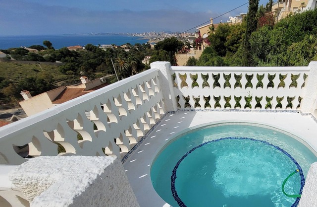 Sea views, air-co. WIFI, small pool.