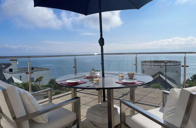 Sea Views and Luxury, fishing village. a house of dreams. a holiday to cherish