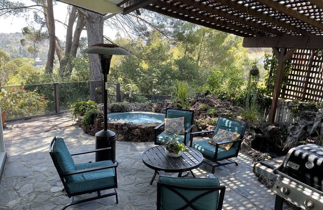 Seabury Sunrise in the Heart of Bel Air's Beverly Glen Canyon