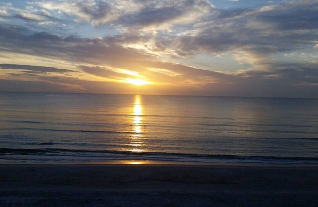 SEACLUSION.Private Family & Pet Friendly Villa by the SEA! Beach/POOLS/Trails!
