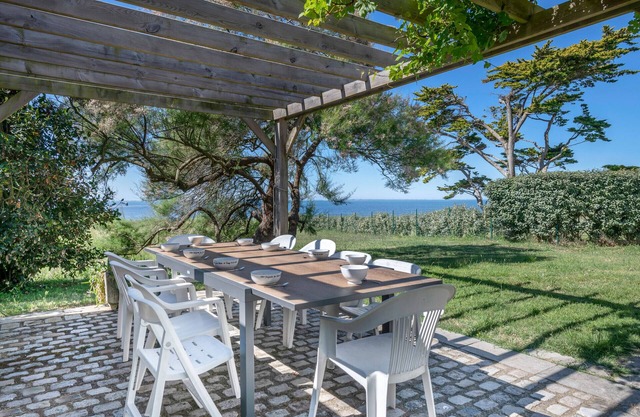 Seafront house - 10 people - Garden