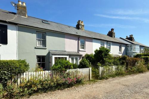 Seapink Cottage by Keepers Cottages