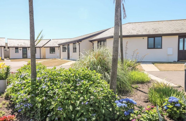 SEASHELLS, family friendly, country holiday cottage in Marazion
