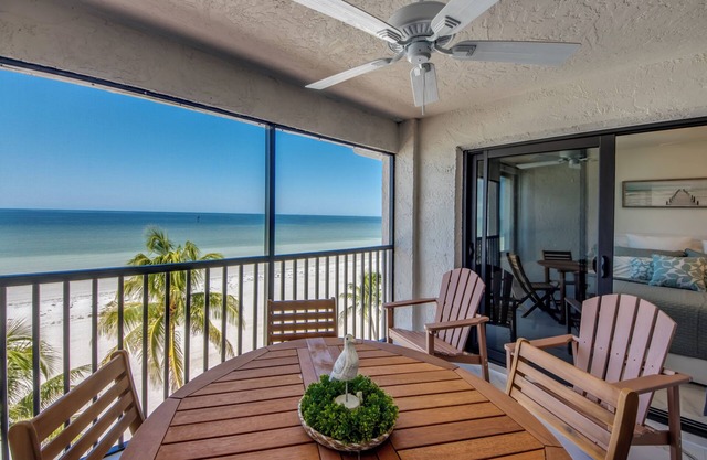 Seaside 509 - Beautiful Top-Floor Beachfront Condo