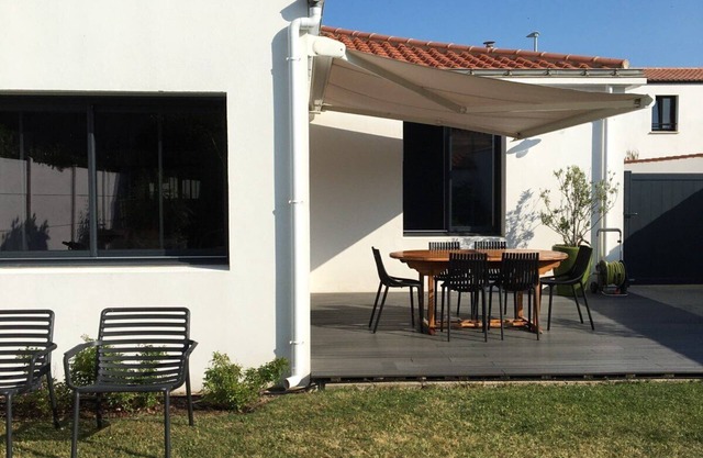 Seaside house (6 to 8 persons) 80 m.de la Corniche and the beach