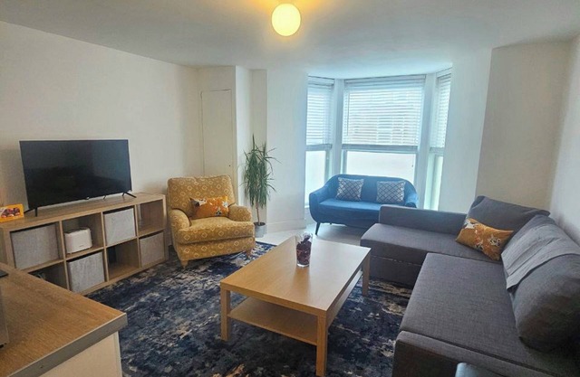 Seaside Haven Coastal Comfort 200m from the Beach
