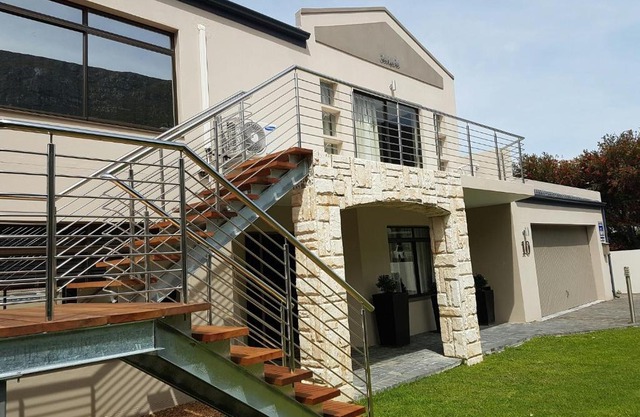 Seaside Hermanus Guest Room