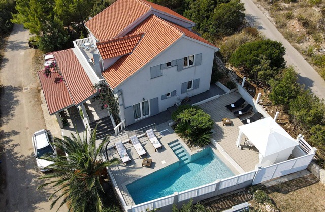 Seaside house with a swimming pool Pasadur, Lastovo (K-15847)