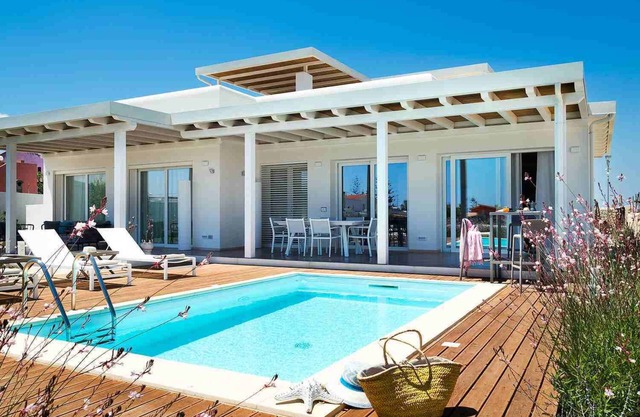 Seaside vacation villa rental Sicily with pool and AC