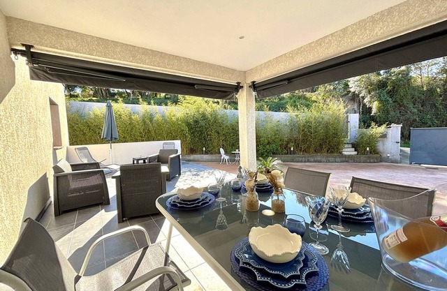 Seaside Villa with Terrace, 6 Guests, Near Porticcio Beaches
