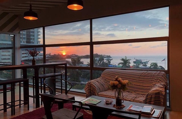 Seaview Capsule Hotel