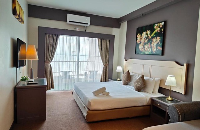 Seaview Deluxe Rainbow Paradise Tg Bungah 6pax