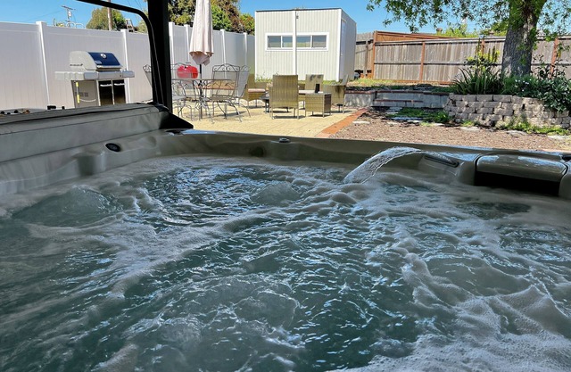 SeaWorld Retreat: 4BR House/Jacuzzi/BBQ