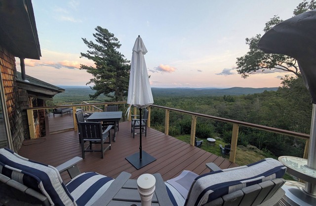 Secluded 3BR w/Private Pool & Epic Views – 10 Mins to Woodstock