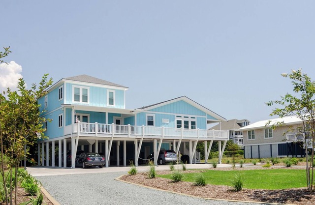 Secluded 7BR home with EV charger and ocean views!
