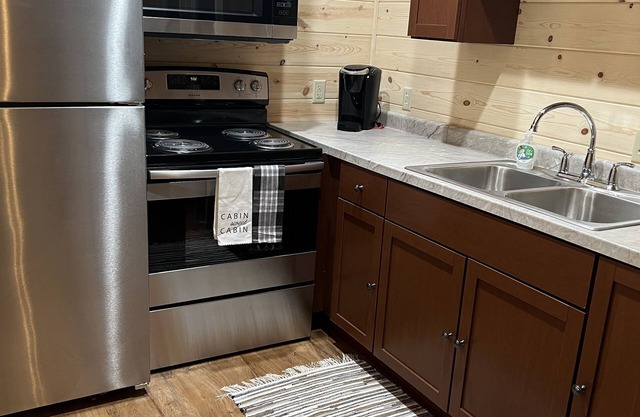 Secluded and close to all attractions. No cleaning fees!