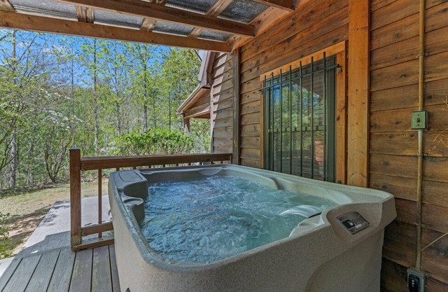 Secluded Cabin in the Mountains w/Hot Tub & MORE!