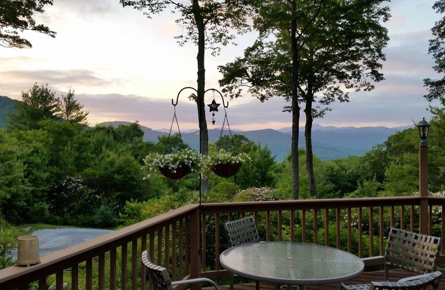 Secluded Cottage With Big Mountain View.