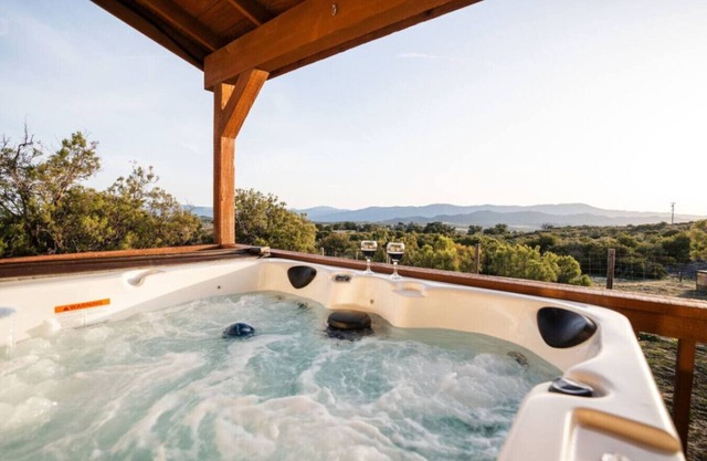 Secluded Hot Tub Home with Amazing Views on 40 Acres, Pet Friendly, EV Charger