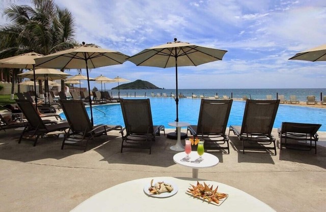 Secluded Junior Suite w Jacuzzi & Pool Ideal for Couple Getaway