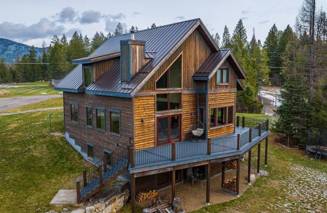 Secluded River Retreat 8 minutes from West Entrance to Glacier National Park.