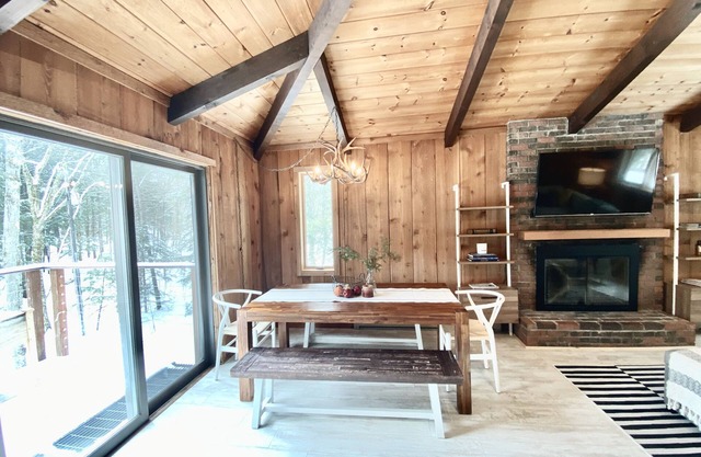 Secluded, rustic home w/private hot tub & immense nature - 5 miles to Stratton