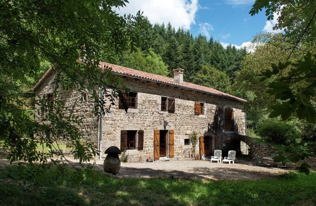 Secluded Stone Villa Retreat