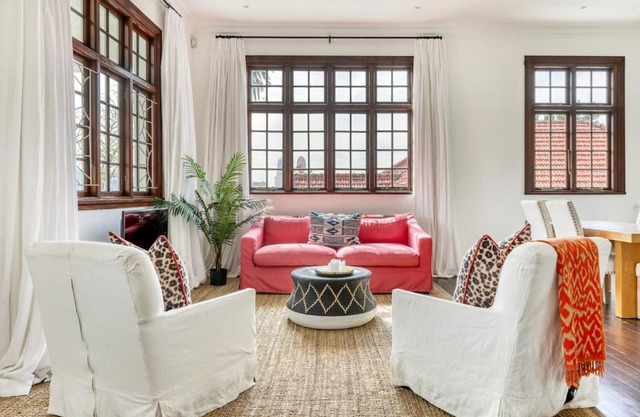 Secure & Central: Villa with Views [2 bed both ensuite]