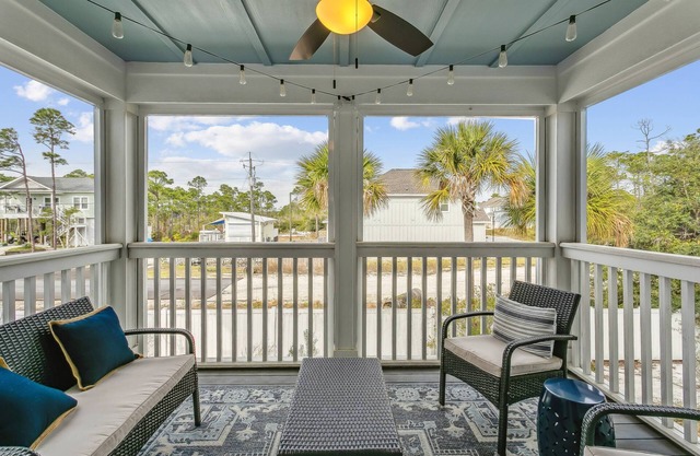 Seeking Snowbirds |Pet Friendly 2BR Lost Key Townhouse |Free Golf |Private Beach |2 Pools |Spa