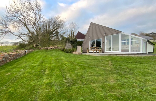 Self Catering Holiday Lodge in Bude, Cornwall with amazing uninterrupted views