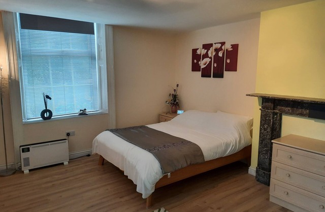 Self Contained studio flat in Winterton Hall