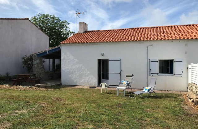 Semi-detached house 4 pers in Barbâtre near beach