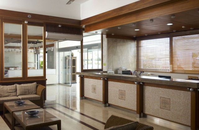 Senator Hotel Apartments - Adults Only