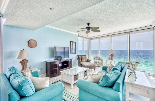 Sept 7 - 19th open! Specials! Gorgeous Corner Views!