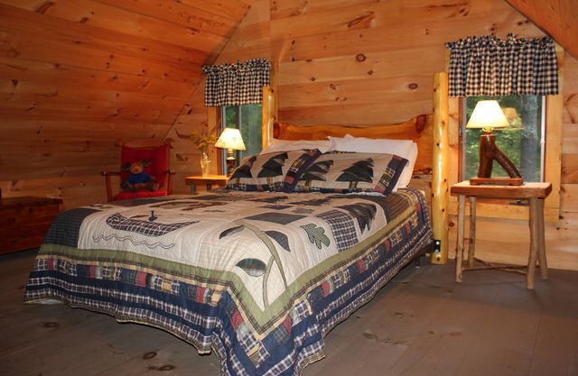 Serene 3-bedroom cabin in North Creek. Close to Gore Mountain ski resort.