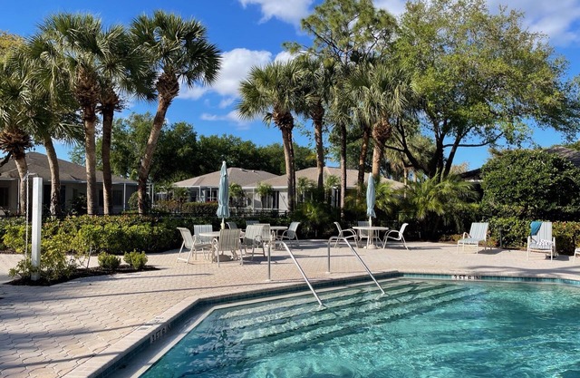 Serene 3BD/2BA Home w/Lanai overlooking Coconut Trees: 9 Mi to Beach!