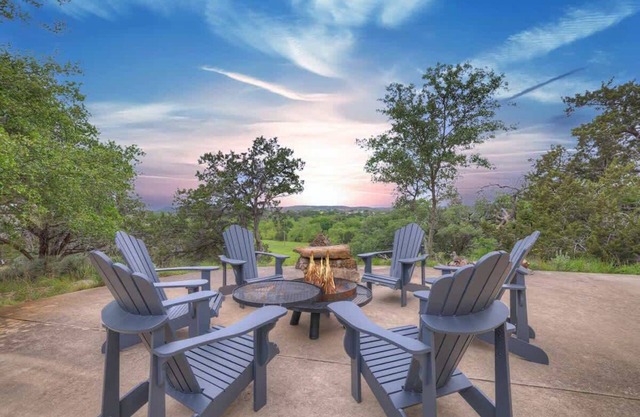 Serene Creek Front Home With Games+grill!