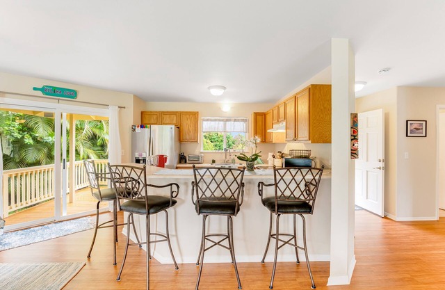 Serene home near beaches with a covered lanai, beach gear, and W/D