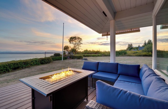 Serene Island Retreat w/Beach Access & Mtn Views!