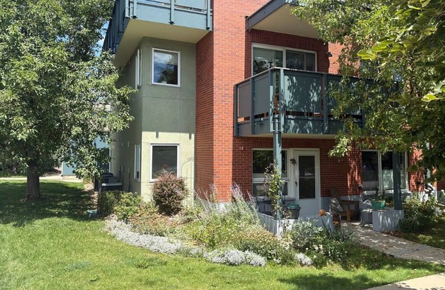 Serene North Boulder Condo! Longterm
