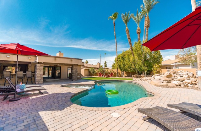 Sereno Ranch by AvantStay | Sleeps 16! Outdoor Bar/Kitchen, Pool, Fire Pit