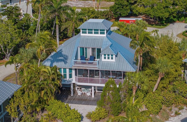 Sewarch 29 - Beach House - Sleeps 10 - Pet Friendly!