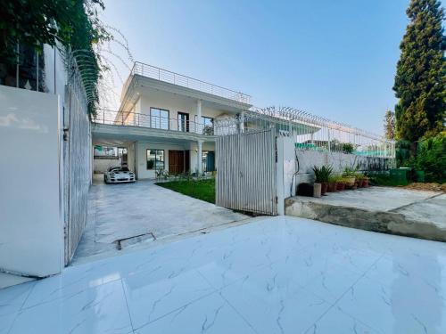 Shalman guest house
